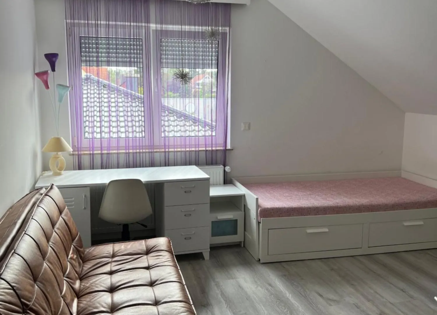 Doppelhaushaelfte Mit 3 Zimmern Hannover 0*,  Tyskland